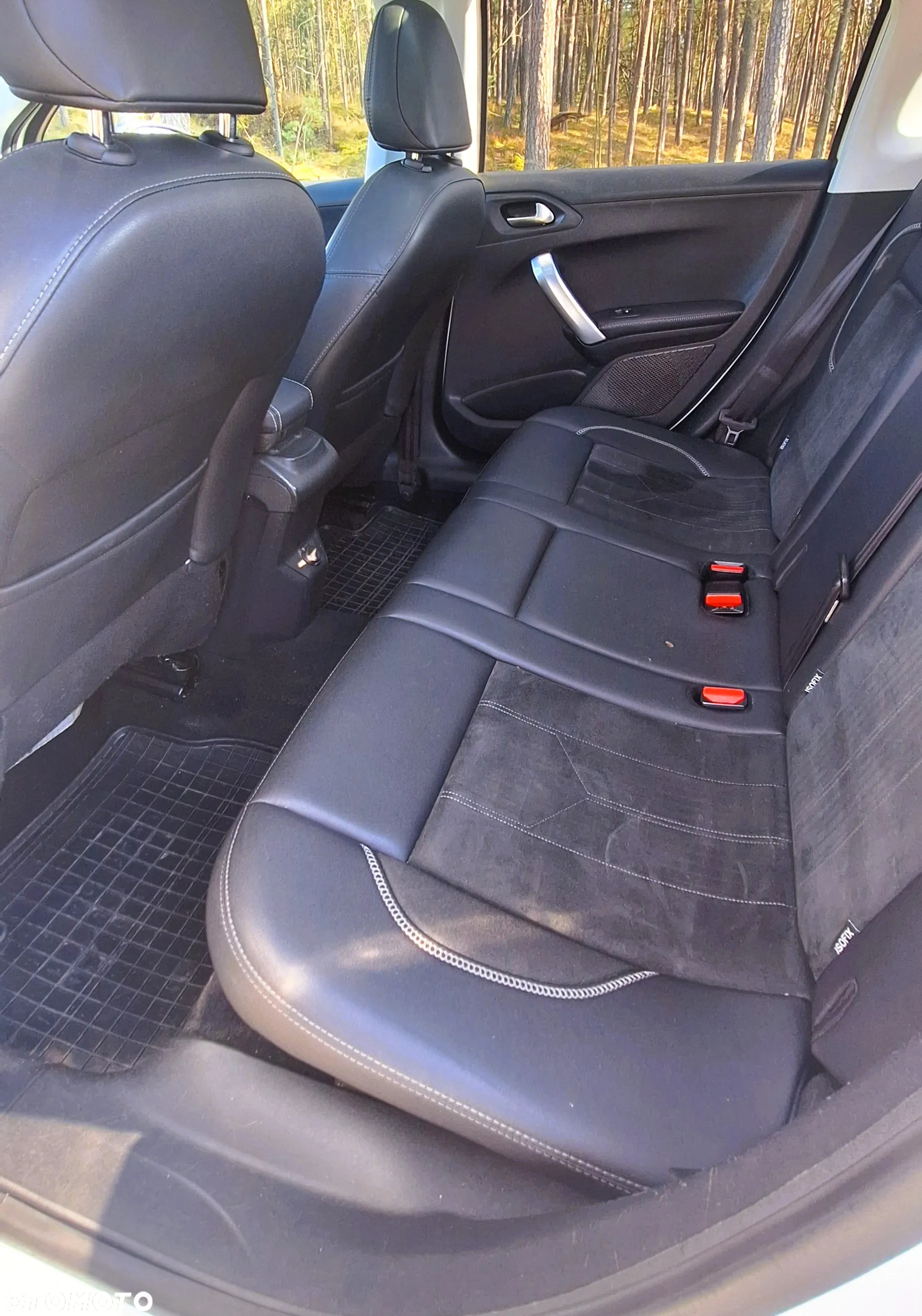 Peugeot 2008 1.2 Pure Tech Allure S&S - 13