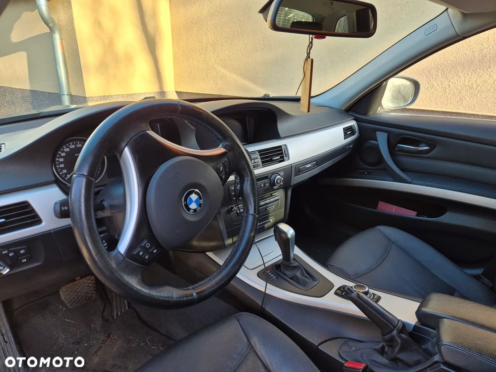 BMW Seria 3 325i - 8