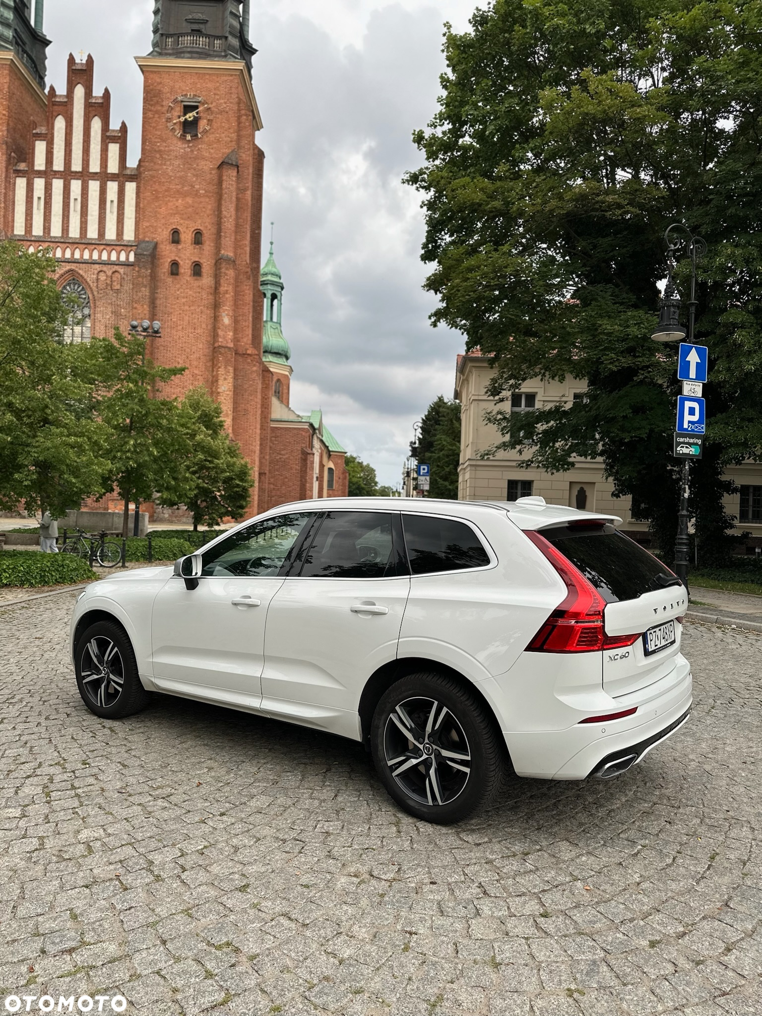 Volvo XC 60 D5 SCR AWD R-Design - 7