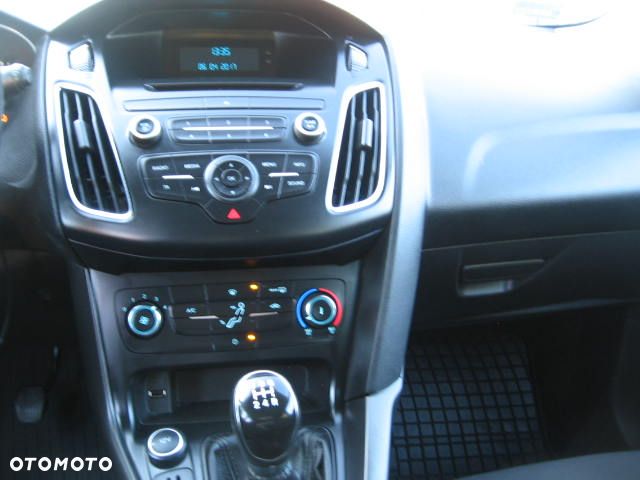 Ford Focus 1.6 Trend - 22