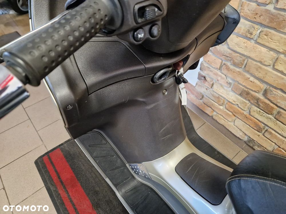 Piaggio X8 - 17