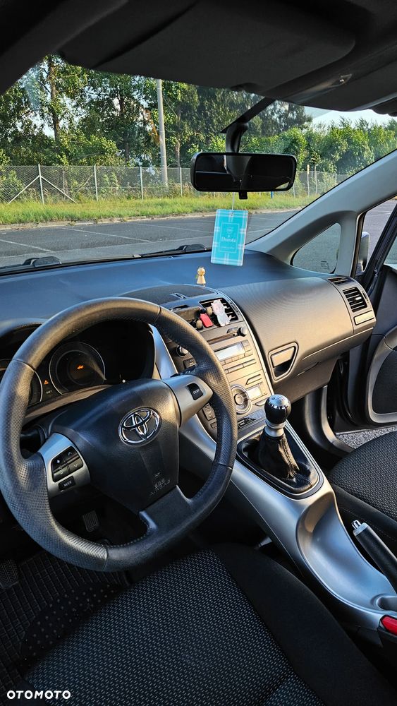 Toyota Auris 1.6 Premium - 16