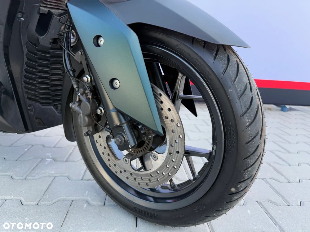 Yamaha X-max - 12