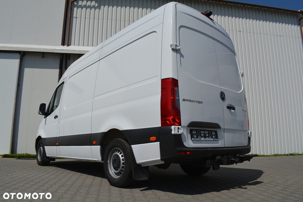 Mercedes-Benz Sprinter 907 319 CDI - 8