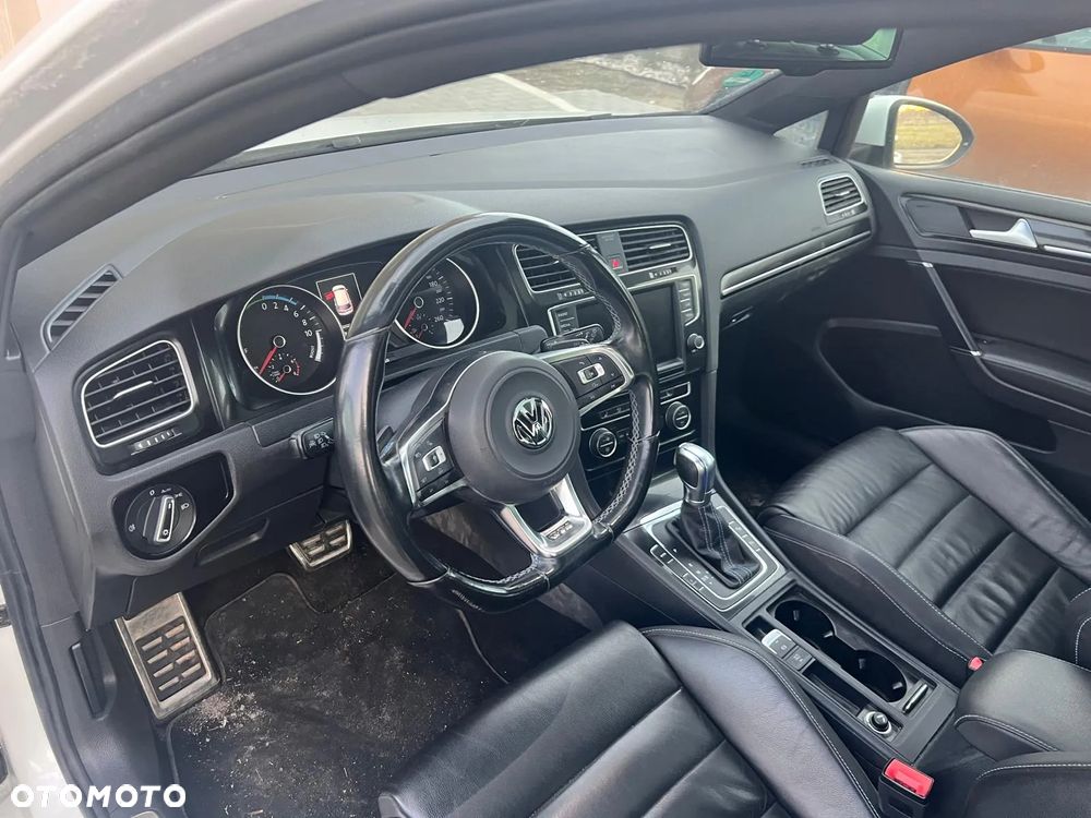 Volkswagen Golf - 10