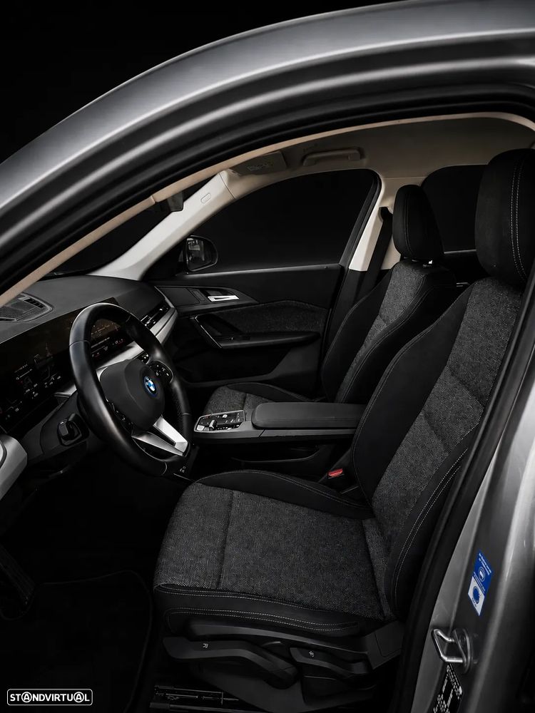 BMW iX1 xDrive30 M Sport Pack - 21