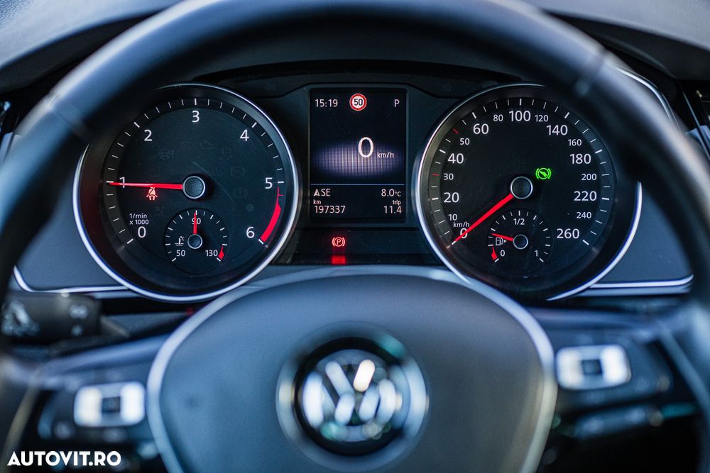 Volkswagen Passat Variant 2.0 TDI DSG 4Motion Highline - 13