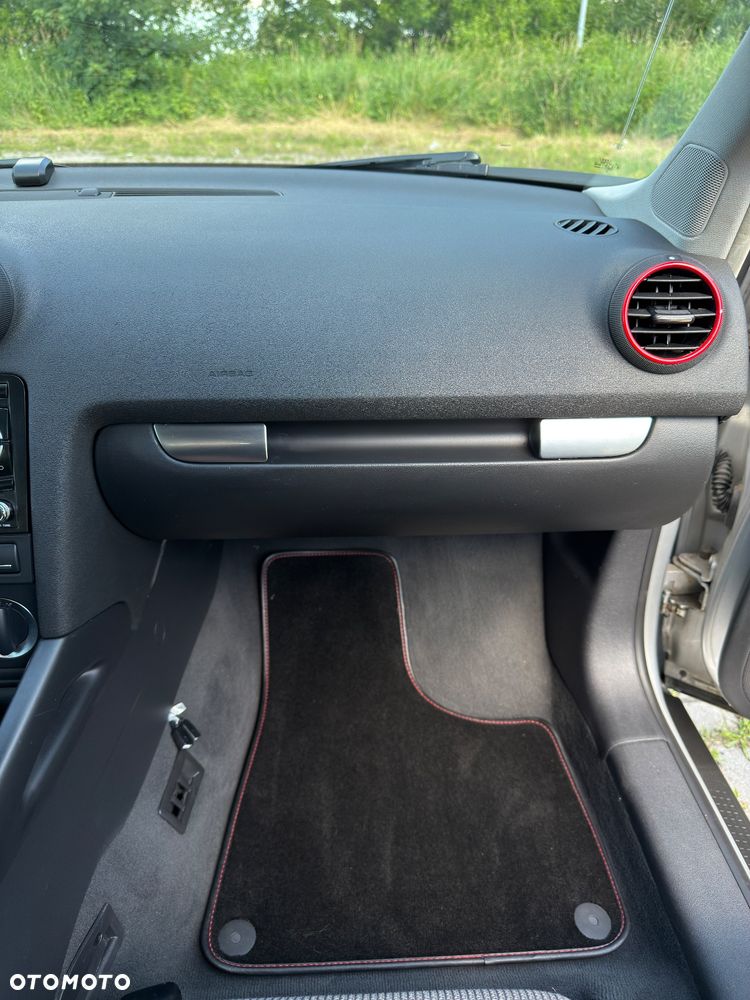 Audi A3 3-drzwiowe 1.6 FSI Ambiente - 14