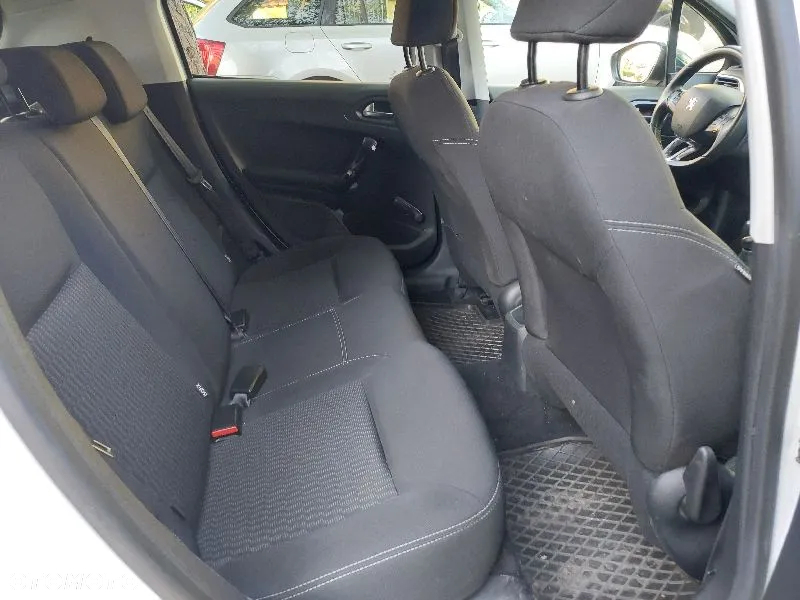 Peugeot 208 e-HDi 92 Stop&Start Style - 10