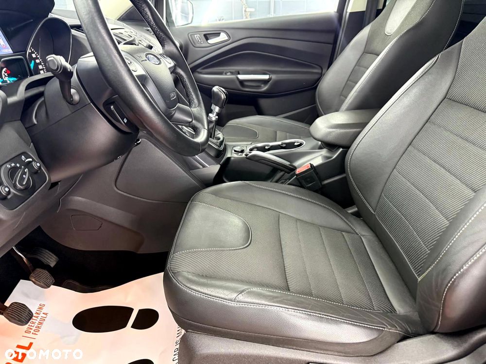 Ford Kuga 1.5 EcoBoost 2x4 Titanium - 21