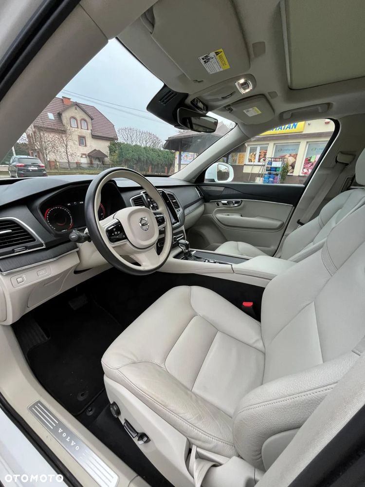 Volvo XC 90 T5 AWD Geartronic Momentum - 8