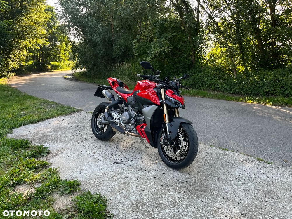 Ducati Streetfighter V2