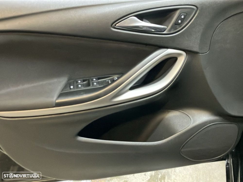 Opel Astra Sports Tourer - 19