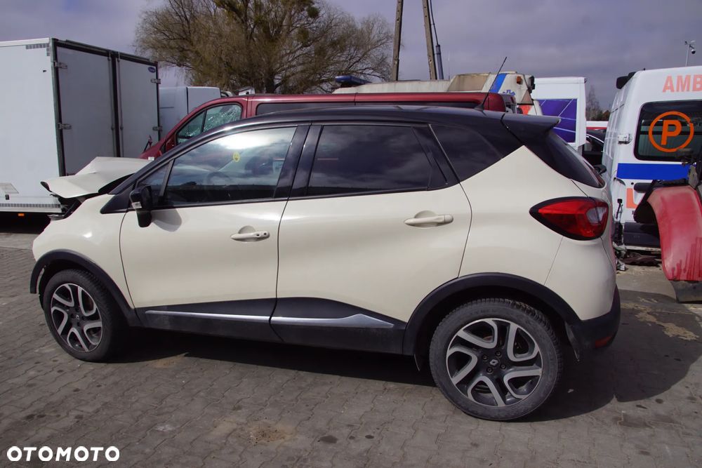 Auto na części - Renault Captur I 1.5 DCI 90 KM K9K628 JR5332 BIXND 2015R Silnik Skrzynia Drzwi Błotnik Klapa Zderzak Klamka Lusterko Szyba Lampa Deska Kokpit Sterownik Moduł Czujnik Licznik Wyświetlacz Panel Kierownica - 3