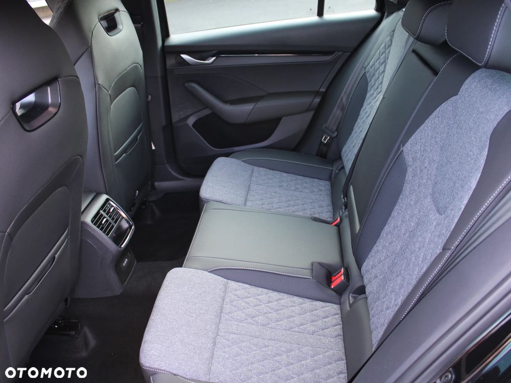 Skoda Octavia 1.5 TSI mHEV Sportline DSG - 9