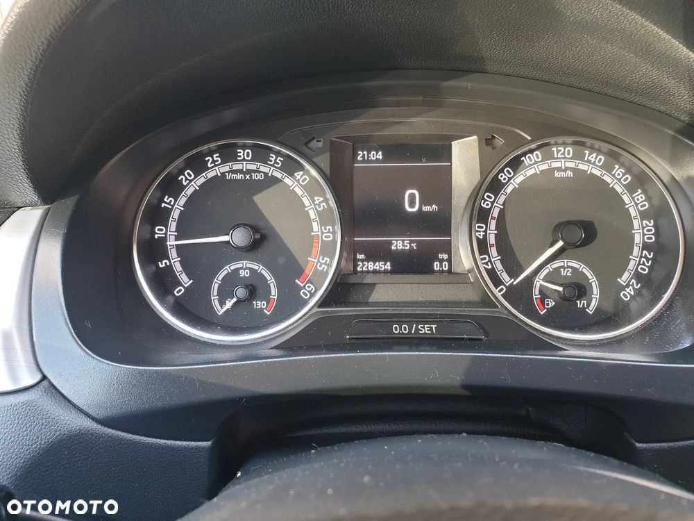 Skoda RAPID - 14