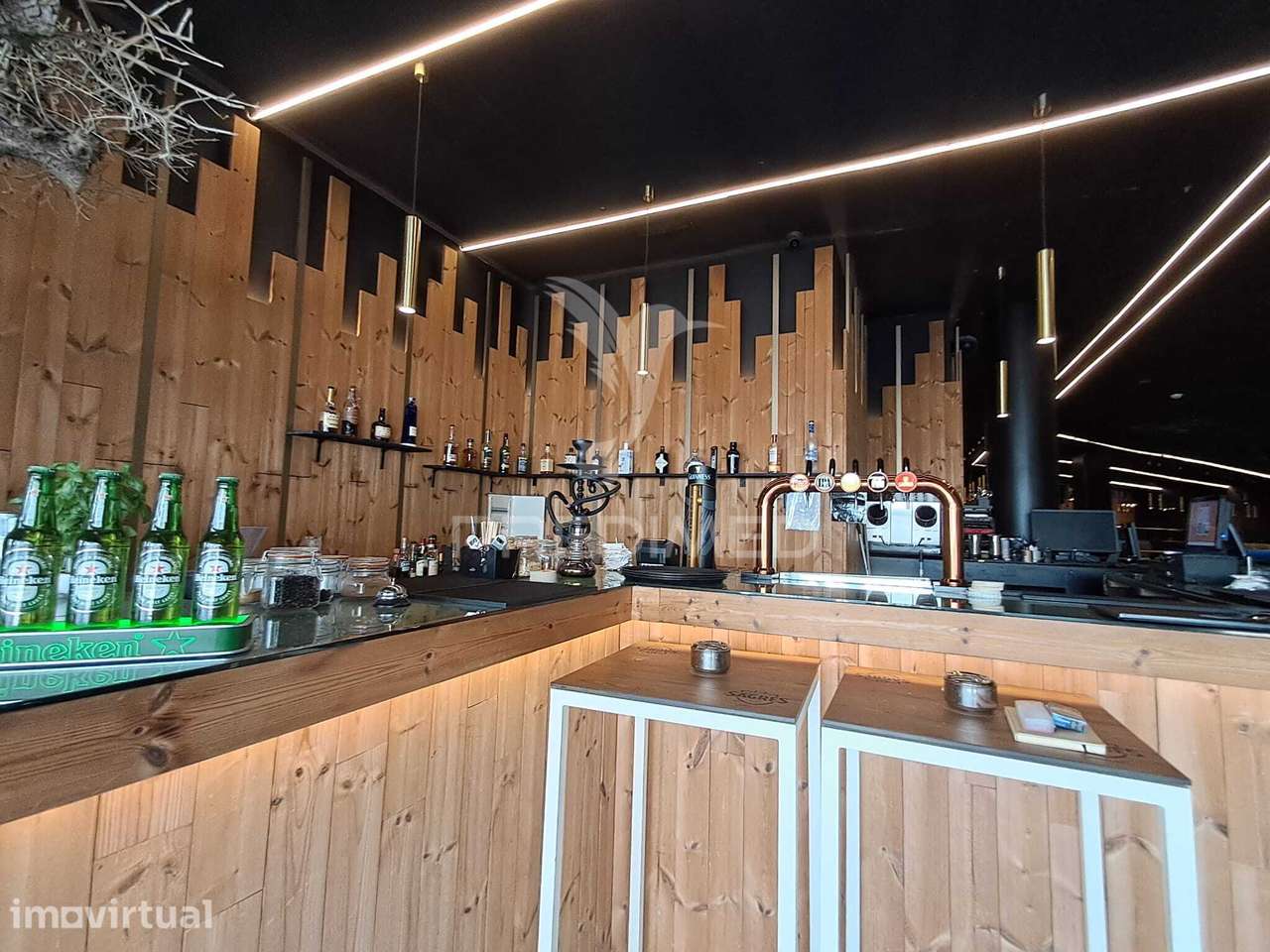 Trespasse de Lounge Bar com jogos. - Grande imagem: 3/33