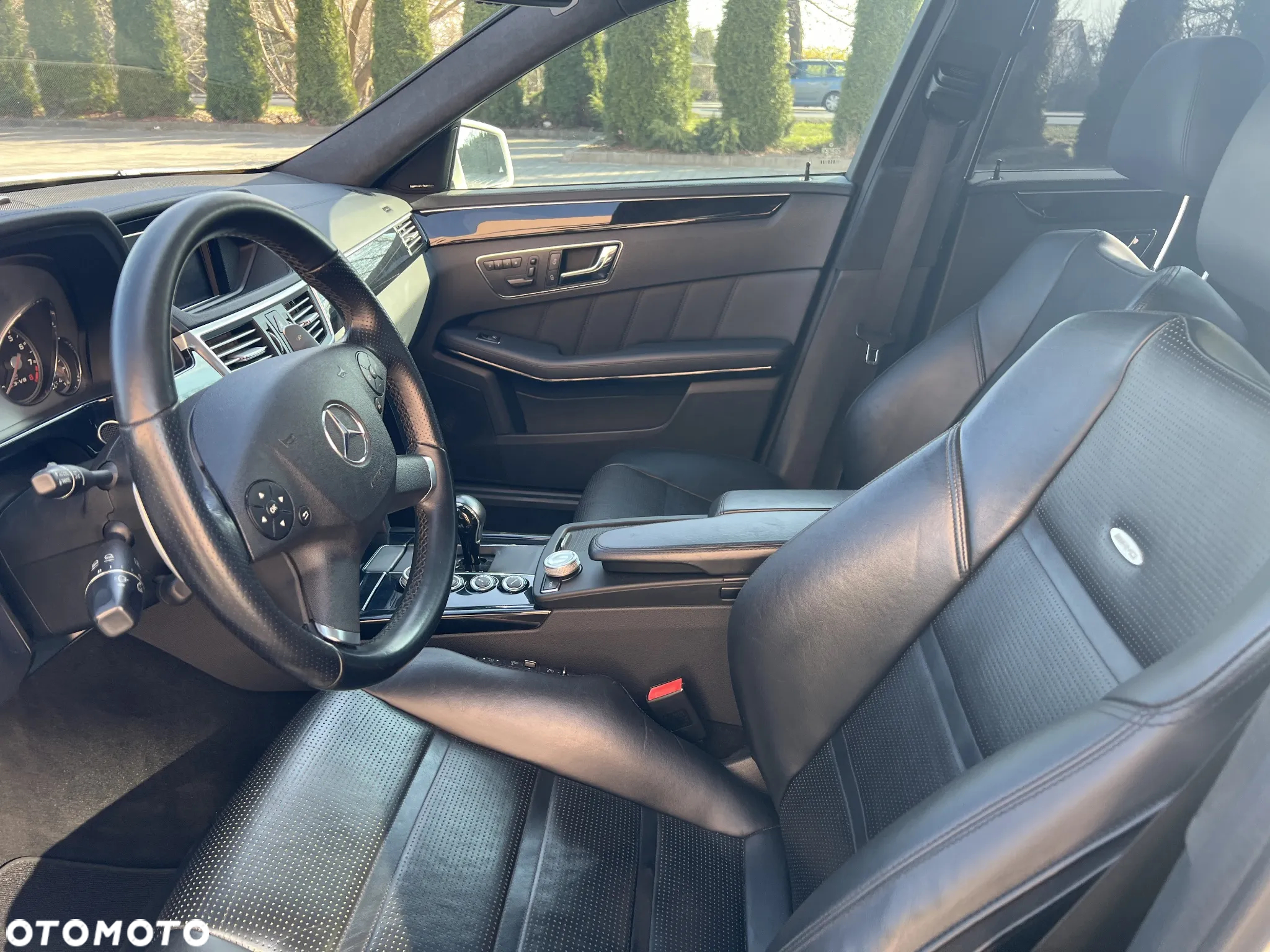 Mercedes-Benz Klasa E 63 AMG AMG Speedshift 7G-MCT - 14