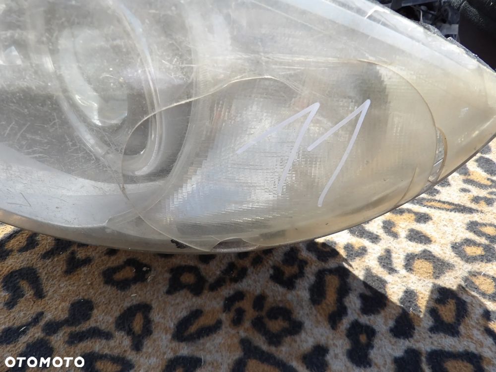 BMW - E87 - LIFT - XENON - LEWA LAMPA PRZEDNIA - PĘKNIĘTE SZKŁO - OBUDOWA - URWANE UCHO - UK - 7180833 - 2