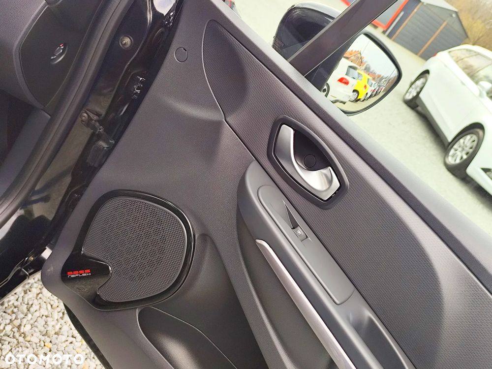 Renault Clio 1.2 16V 75 LIMITED - 26