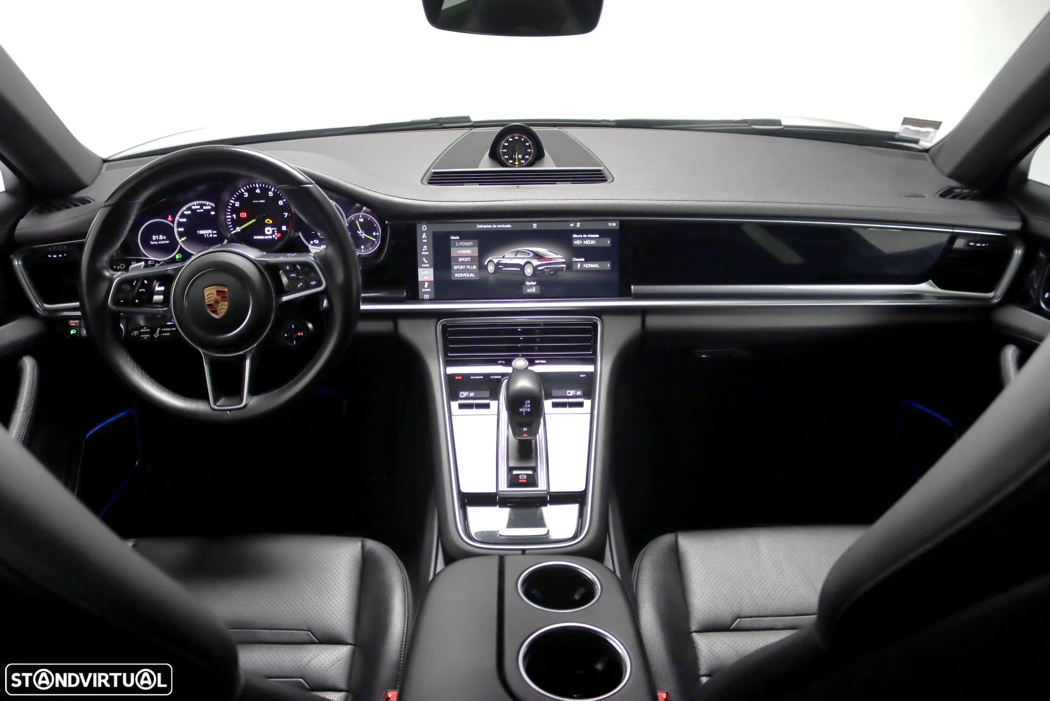 Porsche Panamera 4 E-Hybrid - 24