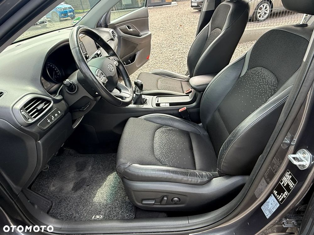 Hyundai i30 1.4 T-GDI Premiere Style - 21