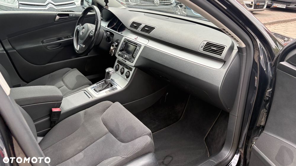 Volkswagen Passat 2.0 TDI Comfortline DSG - 21