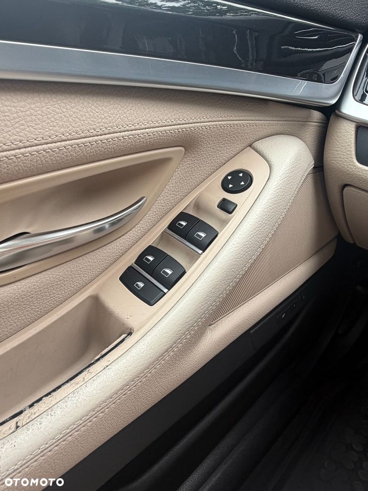 BMW Seria 5 520d xDrive Luxury Line - 22