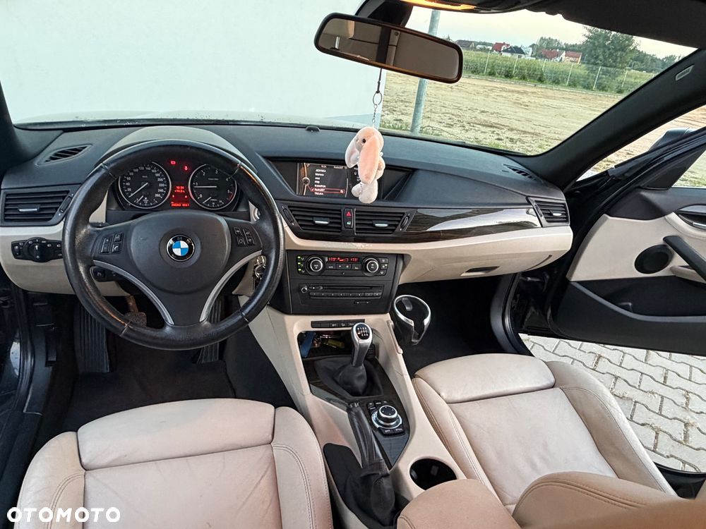 BMW X1 xDrive18d - 38
