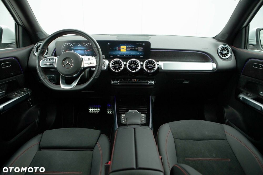 Mercedes-Benz GLB - 23