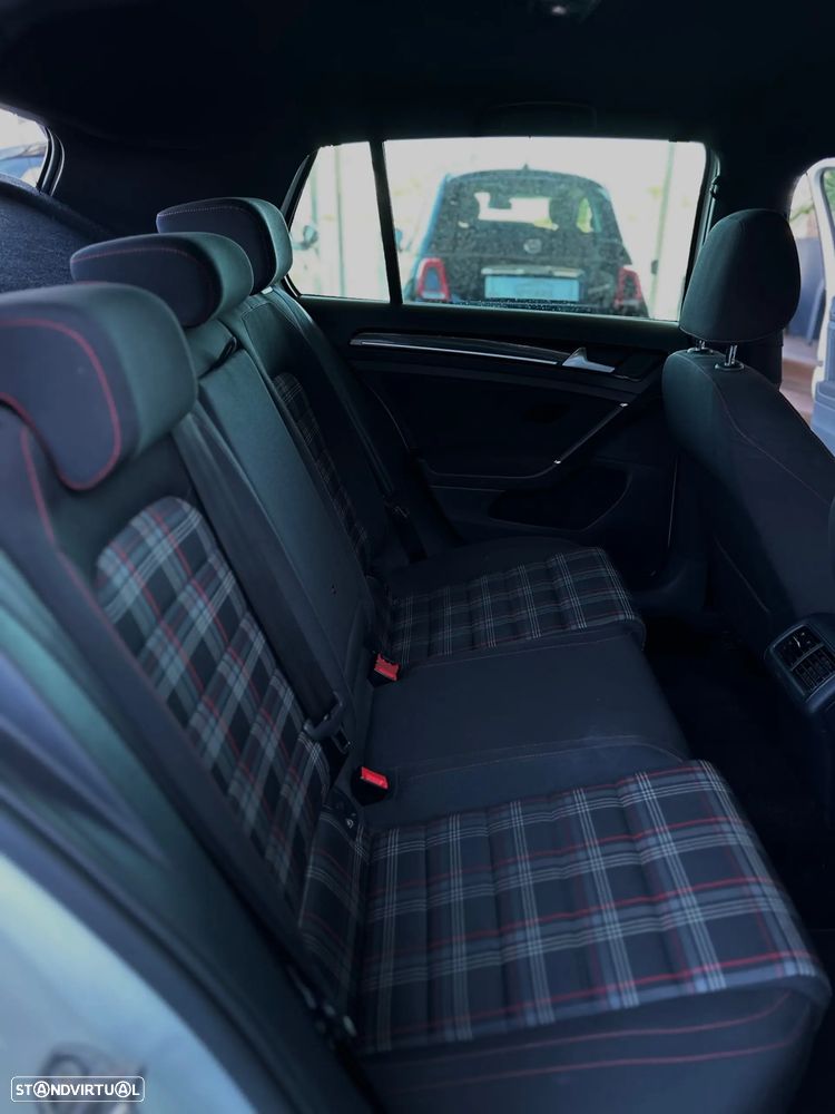 VW Golf 2.0 TSi GTi DSG Performance - 18