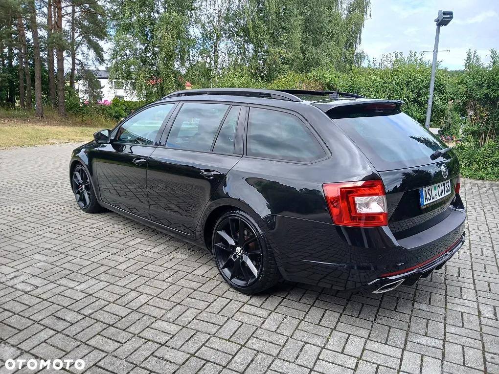Skoda Octavia Combi 2.0 TDI DSG RS - 7