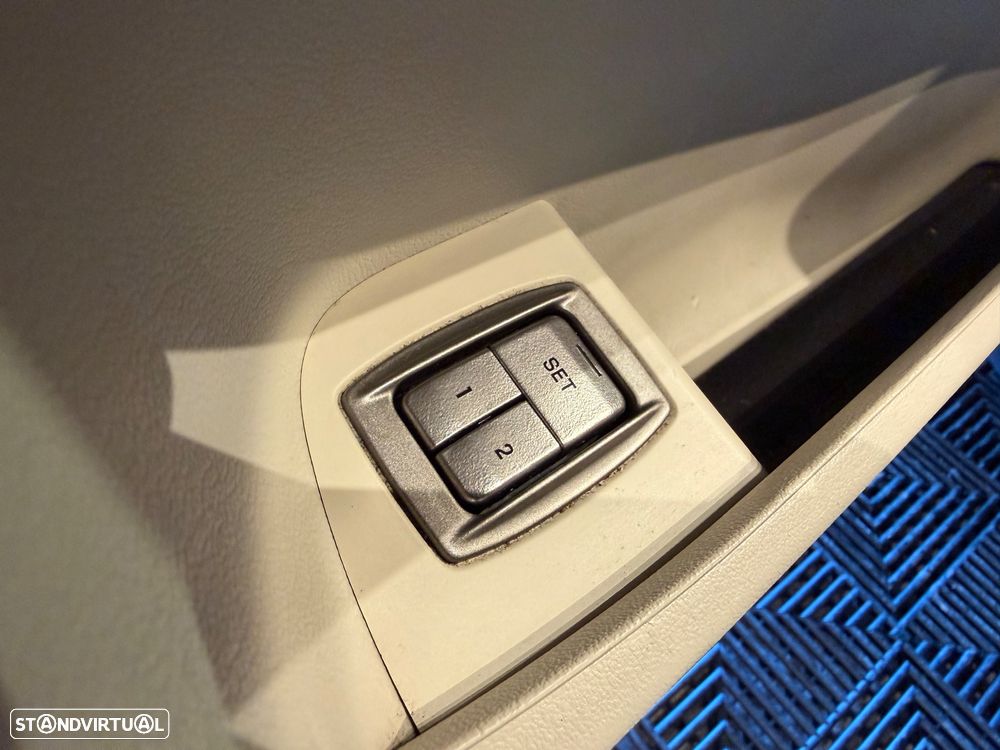 Jaguar XF 4.2 V8 Premium Luxury - 21