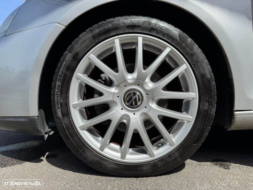 VW Jetta 2.0 TDI Sportline - 21