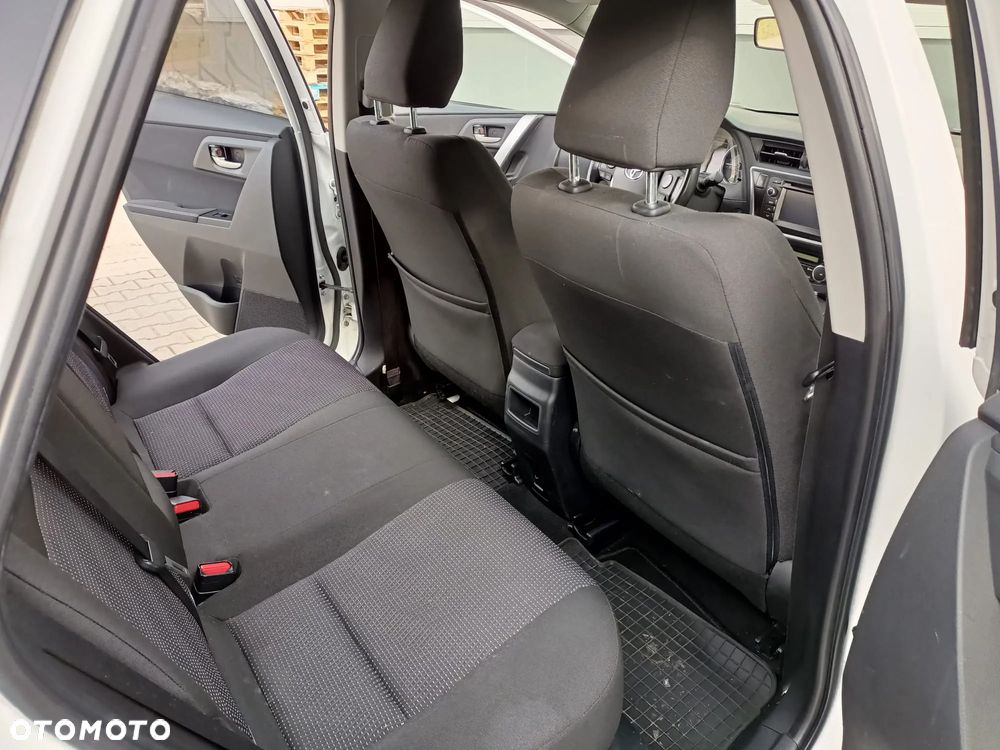 Toyota Auris - 11