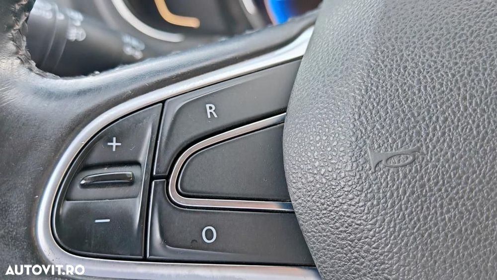 Renault Grand Scenic - 22