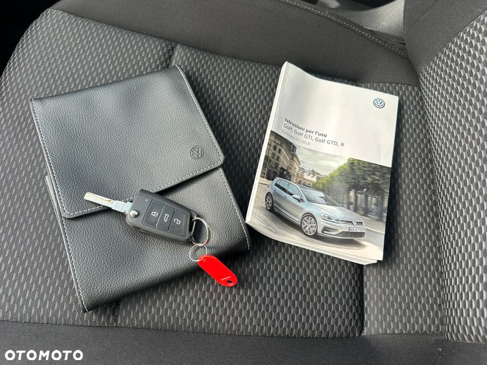 Volkswagen Golf - 16