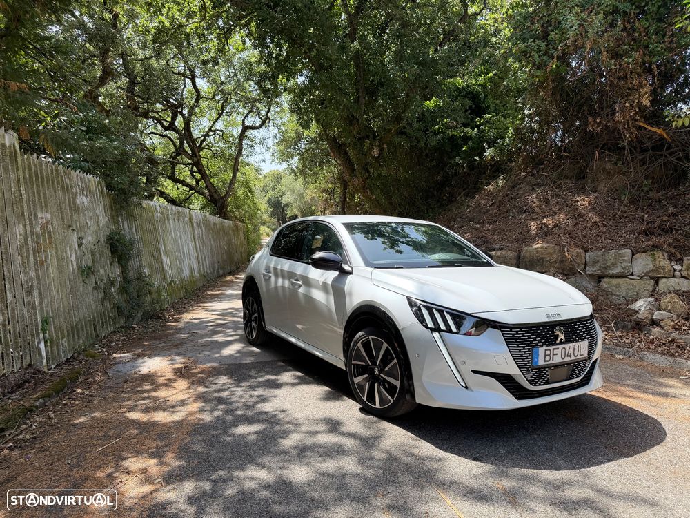 Peugeot e-208 GT - 1