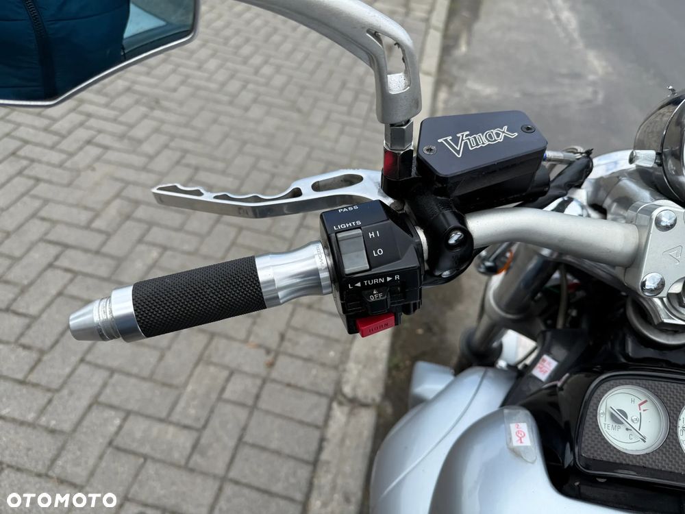 Yamaha V-MAX - 13