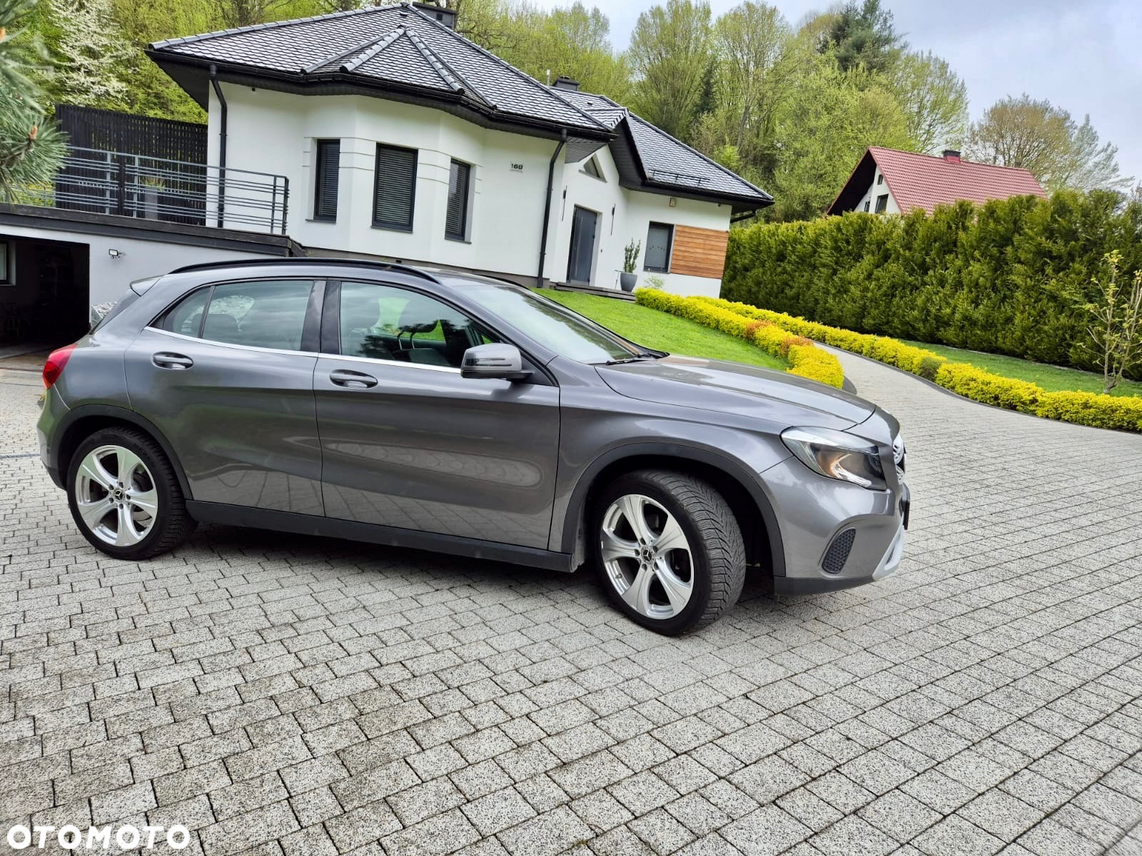 Mercedes-Benz GLA - 6