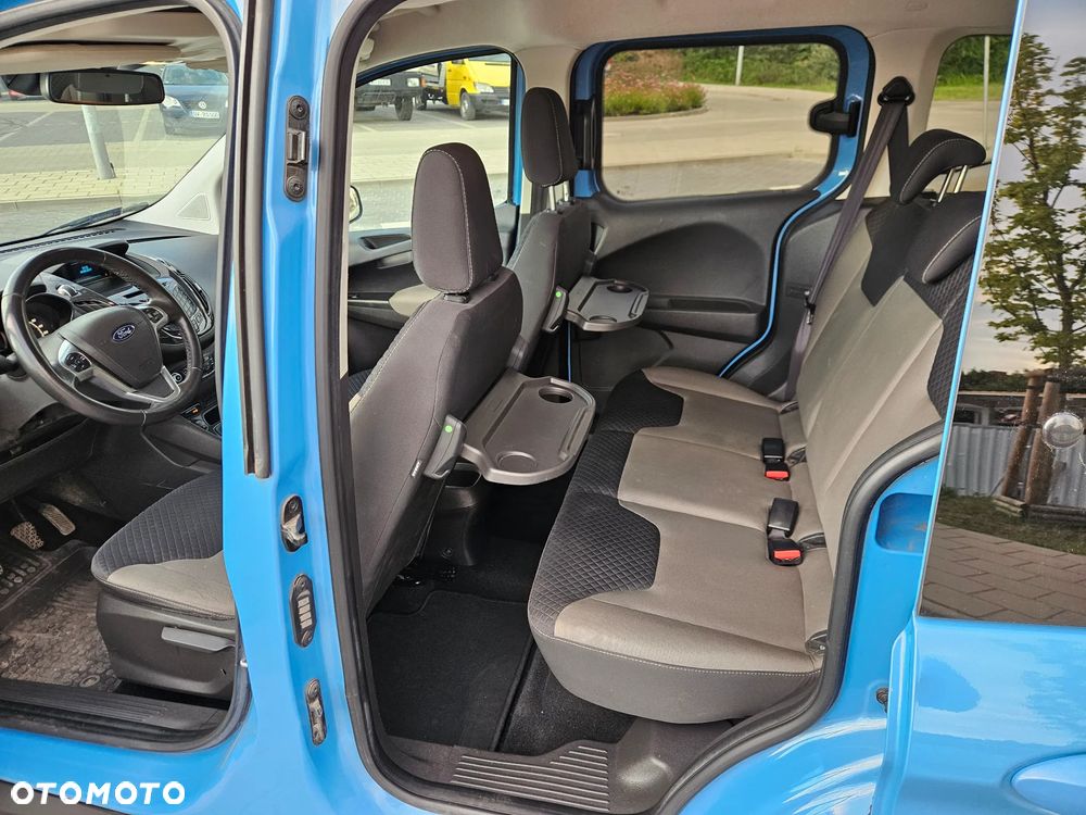 Ford Tourneo Courier - 12