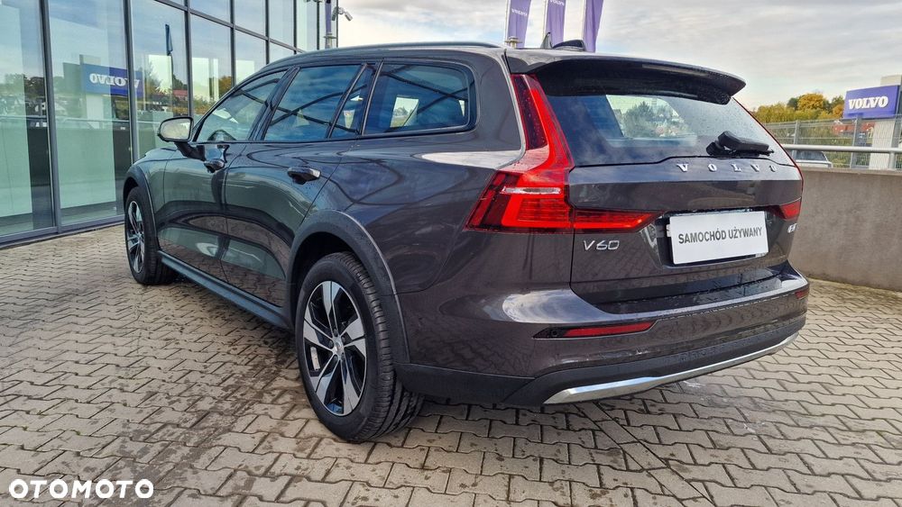Volvo V60 Cross Country - 6