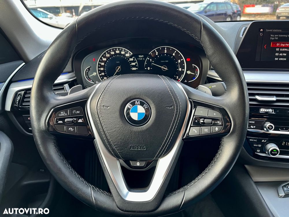 BMW Seria 5 530i xDrive Aut. Luxury Line - 11