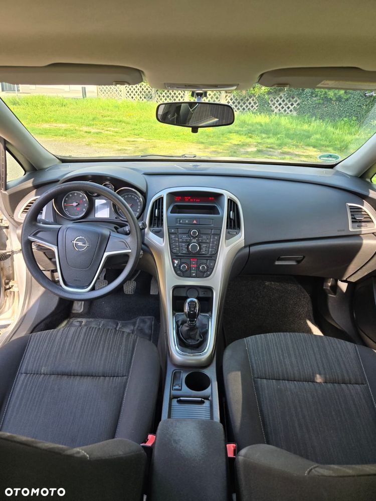 Opel Astra 1.6 - 9
