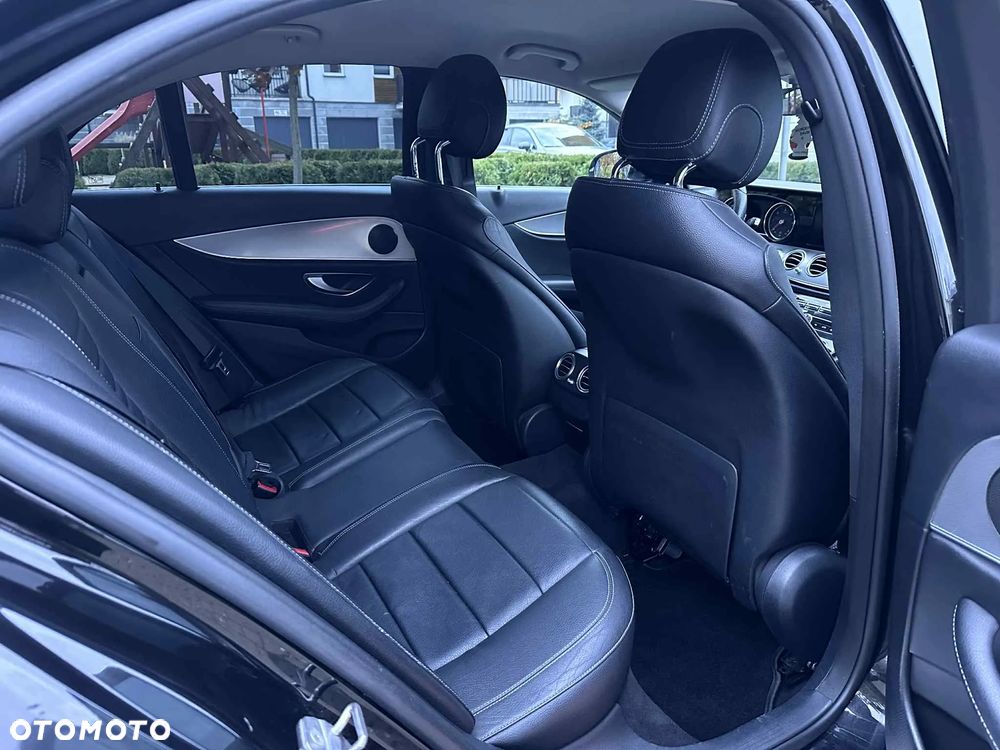 Mercedes-Benz Klasa E 220 d 9G-TRONIC - 12