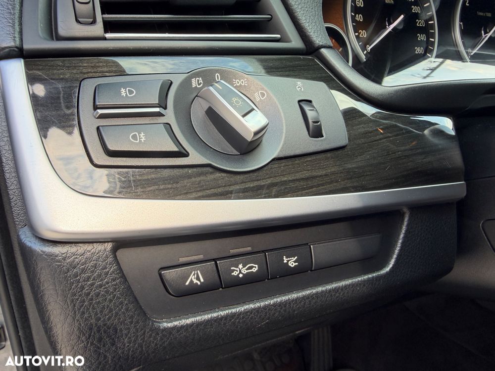 BMW Seria 5 525d xDrive - 3