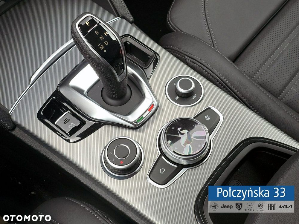Alfa Romeo Stelvio - 23