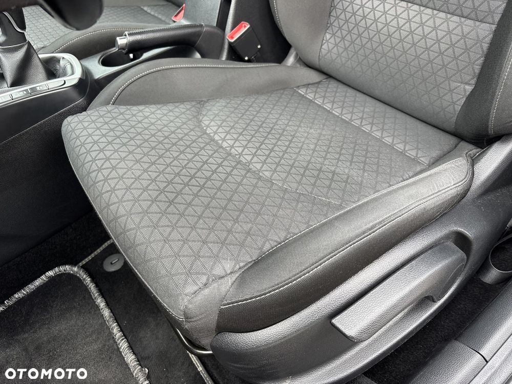 Kia Ceed 1.6 CRDi SCR M - 12