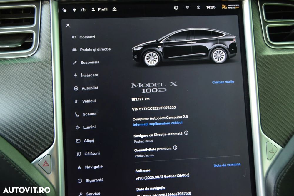 Tesla Model X - 34