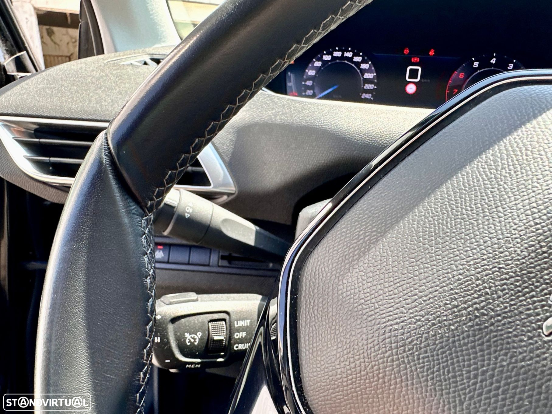 Peugeot 3008 1.2 PureTech Allure Pack - 22